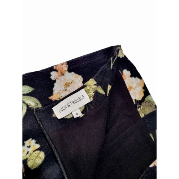 LUCK & TROUBLE Size 6 Black Floral A-Line Flare Mini Skirt - Picture 4 of 5